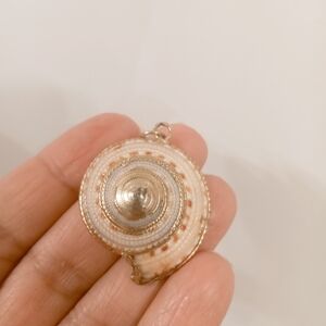 Vintage Sundial shell pendant